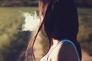 Tabac, alcool et cannabis chez les adolescents : La consommation varie fortement en fonction de la configuration familiale