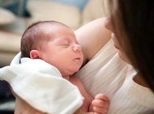 Les maternités tardives n’entrainent pas une baisse de la fécondité dans les pays européens